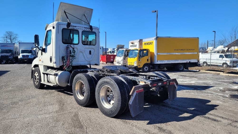 2018 Freightliner Cascadia — photo 5