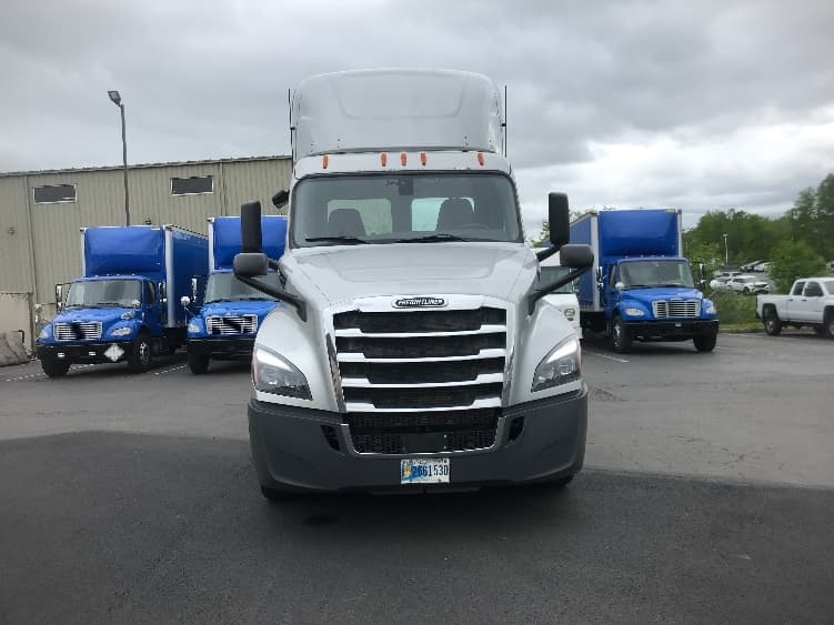 2019 Freightliner Cascadia — photo 2