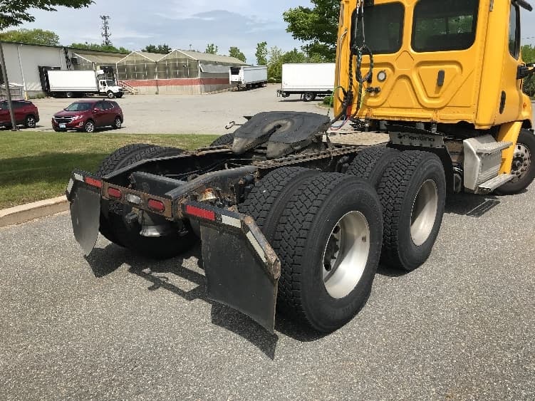 2019 Freightliner Cascadia — photo 7