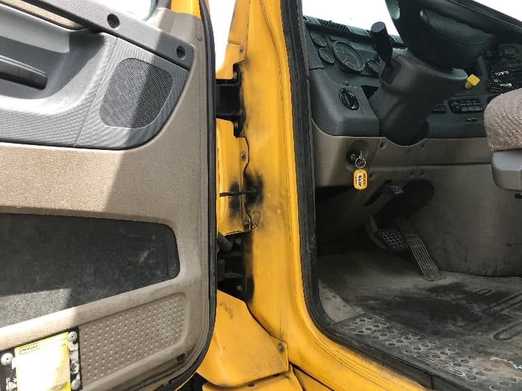 2019 Freightliner Cascadia — photo 9