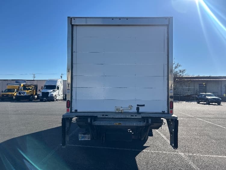 2019 Freightliner M2 106 — photo 7