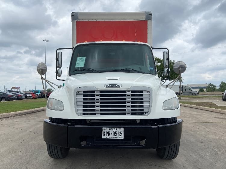 2019 Freightliner M2 106 — photo 2