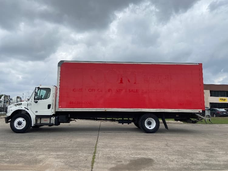 2019 Freightliner M2 106 — photo 4