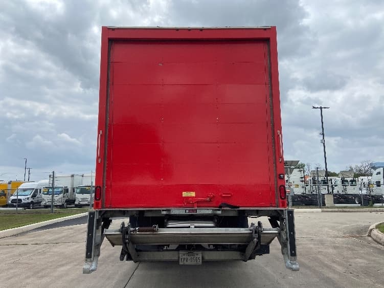 2019 Freightliner M2 106 — photo 7