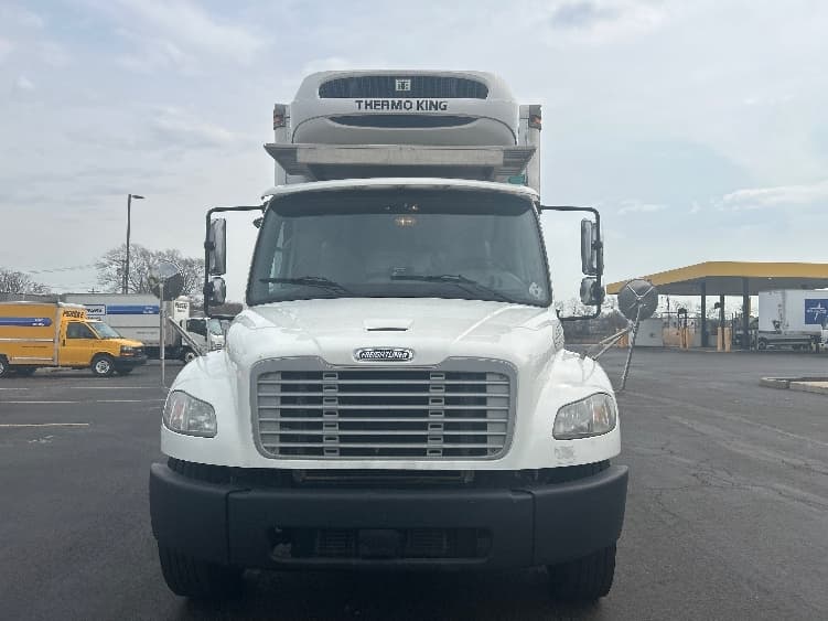 2019 Freightliner M2 106 — photo 2