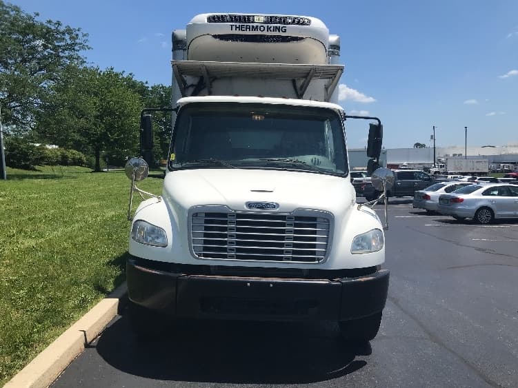 2019 Freightliner M2 106 — photo 2