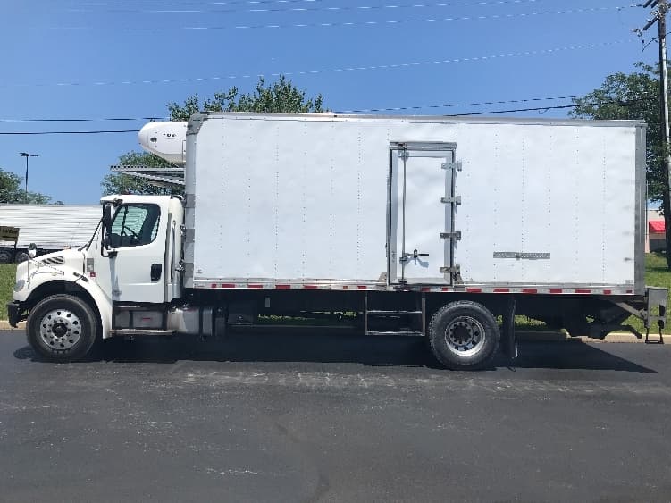 2019 Freightliner M2 106 — photo 4
