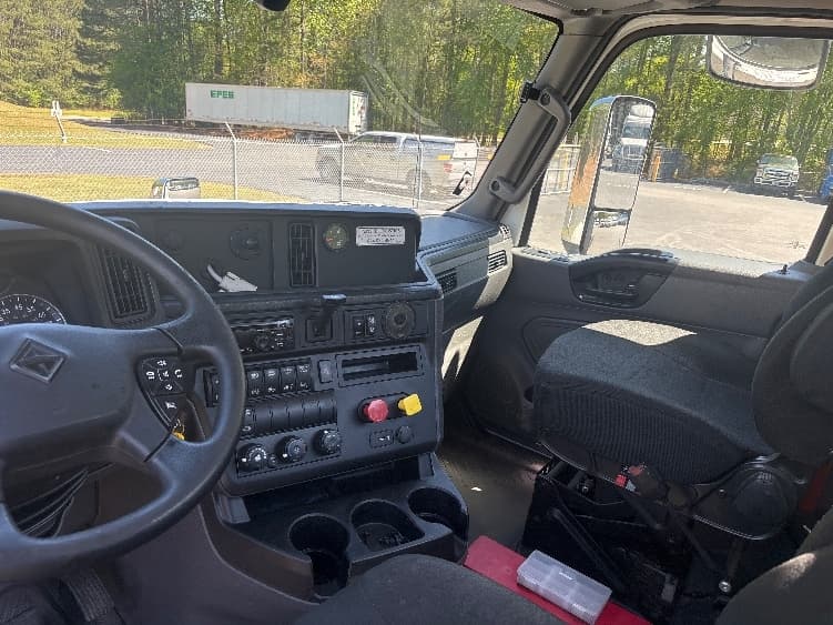 2019 International LT — photo 10