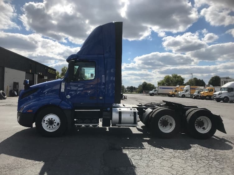 2019 Volvo VNL 300 — photo 4