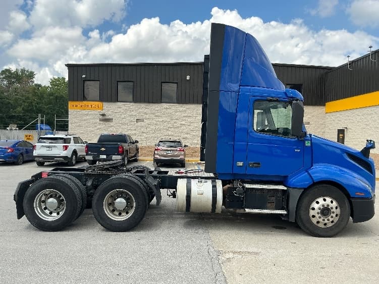 2019 Volvo VNL 300 — photo 8