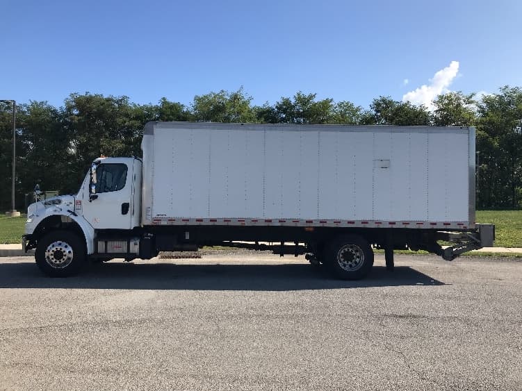 2019 Freightliner M2 106 — photo 4