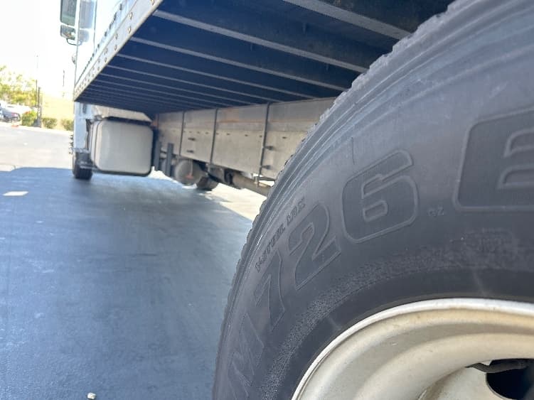 2019 Hino 268 — photo 5