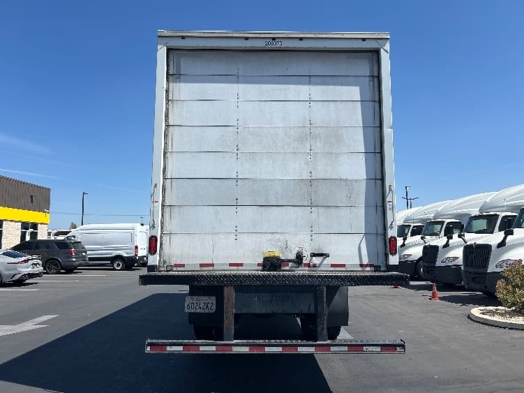 2019 Hino 268 — photo 7