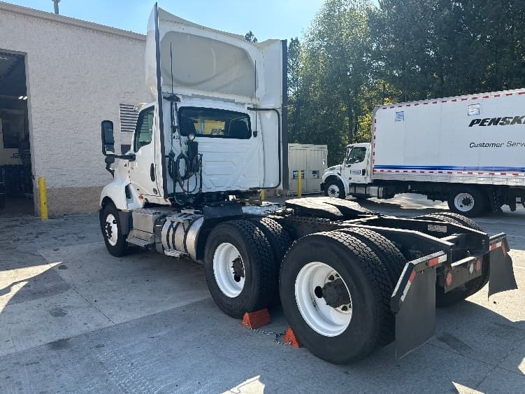 2018 International LT — photo 5