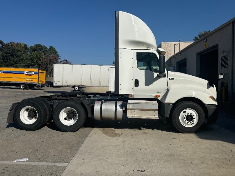 2018 International LT — photo 8