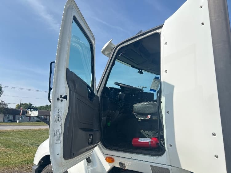 2018 International LT — photo 10