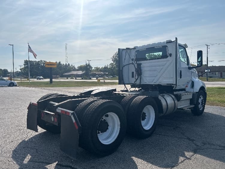 2018 International LT — photo 7