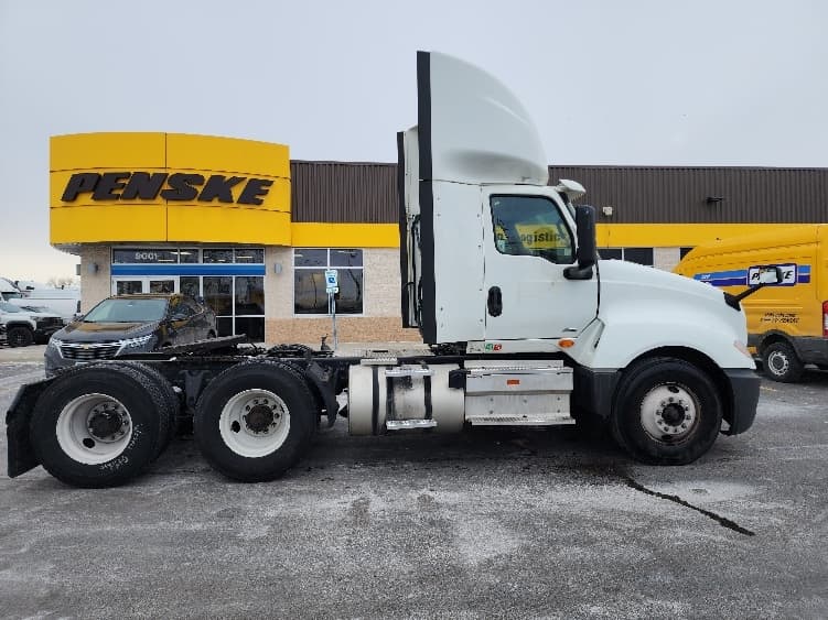 2018 International LT — photo 8