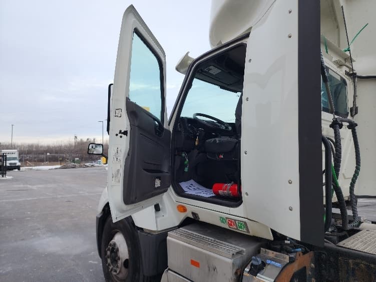 2018 International LT — photo 9