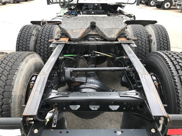 2018 International LT — photo 6