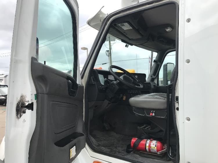 2018 International LT — photo 9