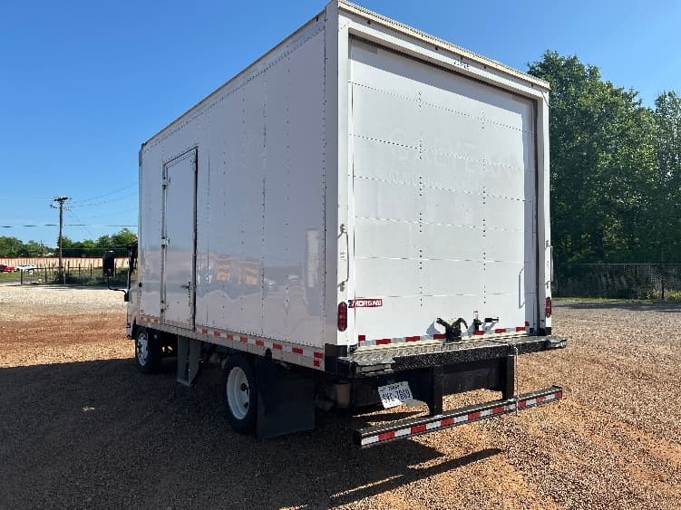 2023 Isuzu — photo 6