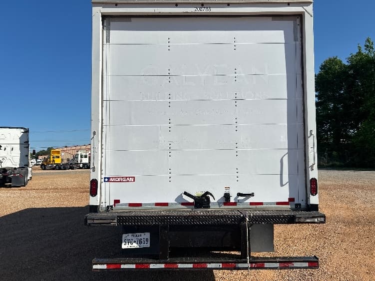 2023 Isuzu — photo 7