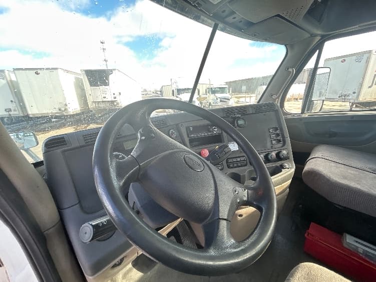 2019 Freightliner Cascadia — photo 10