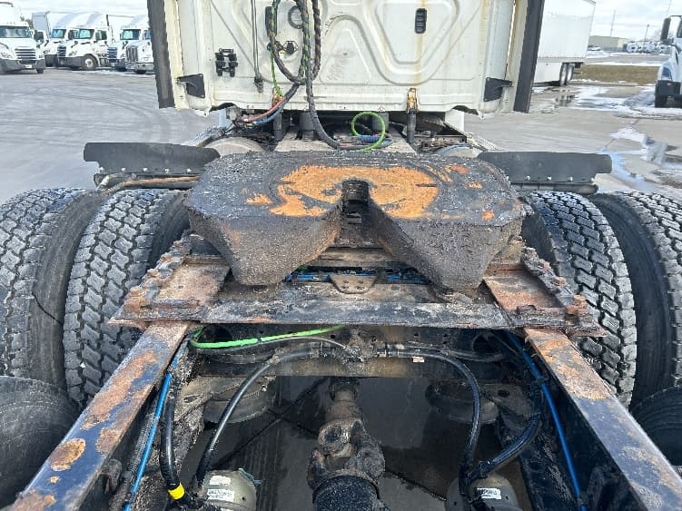 2019 Freightliner Cascadia — photo 6