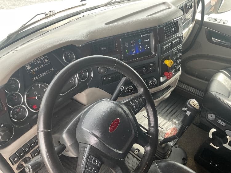 2019 Peterbilt 579 — photo 10