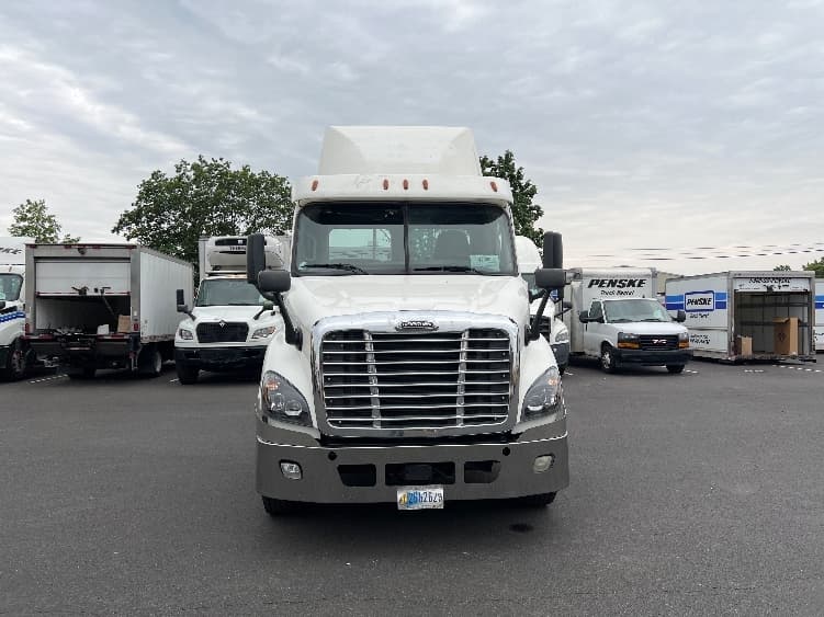 2019 Freightliner in Pennsauken, NJ — photo 2