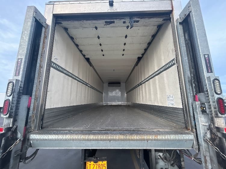 2019 Freightliner M2 106 — photo 10