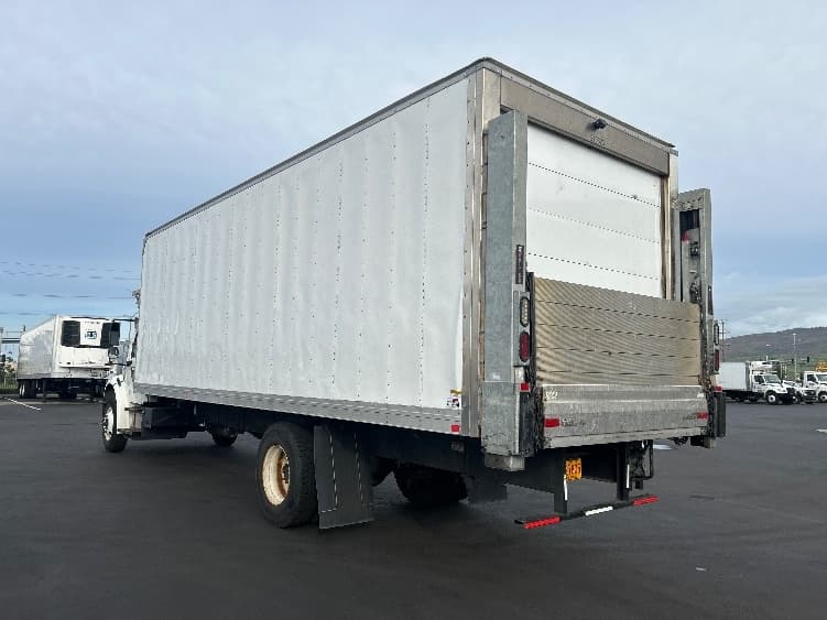 2019 Freightliner M2 106 — photo 6