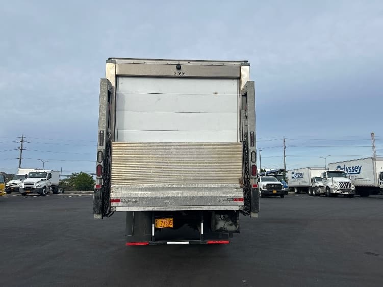 2019 Freightliner M2 106 — photo 7