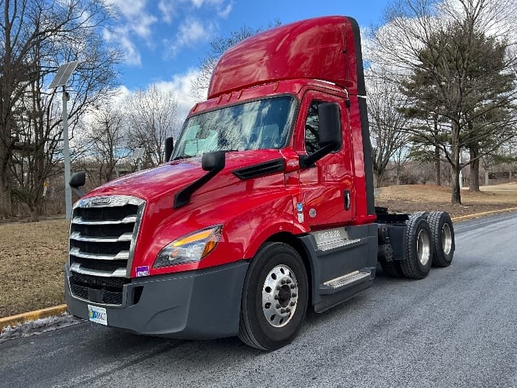 2019 Freightliner Cascadia — photo 3
