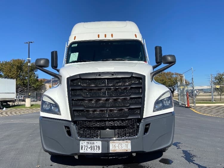 2023 Freightliner Cascadia — photo 2