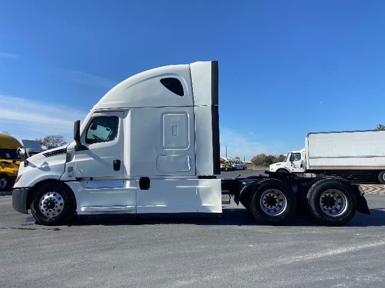 2023 Freightliner Cascadia — photo 4