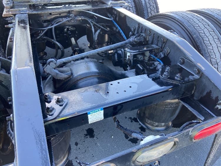 2023 Freightliner Cascadia — photo 6