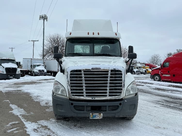 2019 Freightliner Cascadia — photo 2