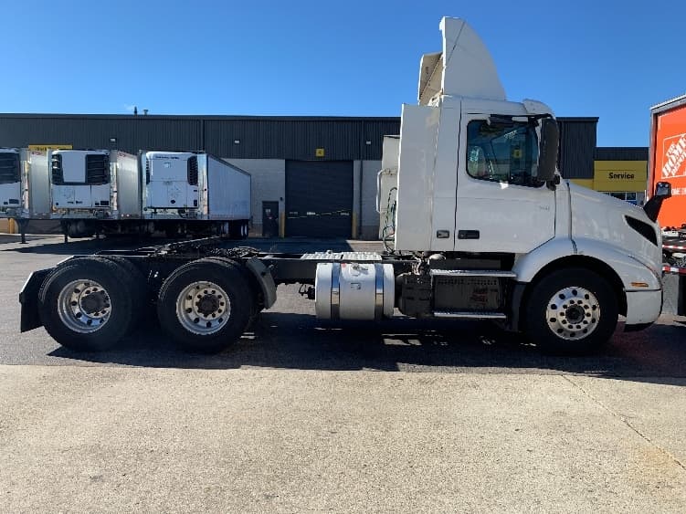 2019 Volvo VNR 640 — photo 7