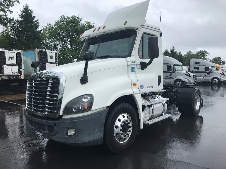 2019 Freightliner Cascadia — photo 3