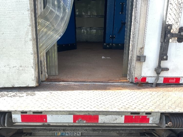 2019 Hino 338 — photo 10