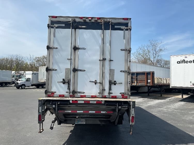 2019 Hino 338 — photo 7