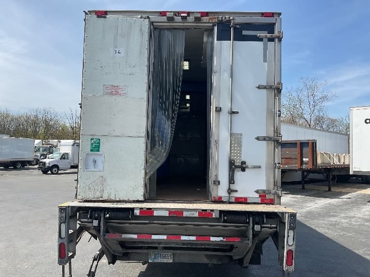 2019 Hino 338 — photo 8