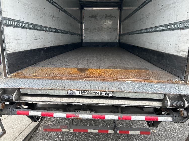 2019 Hino 268 — photo 10