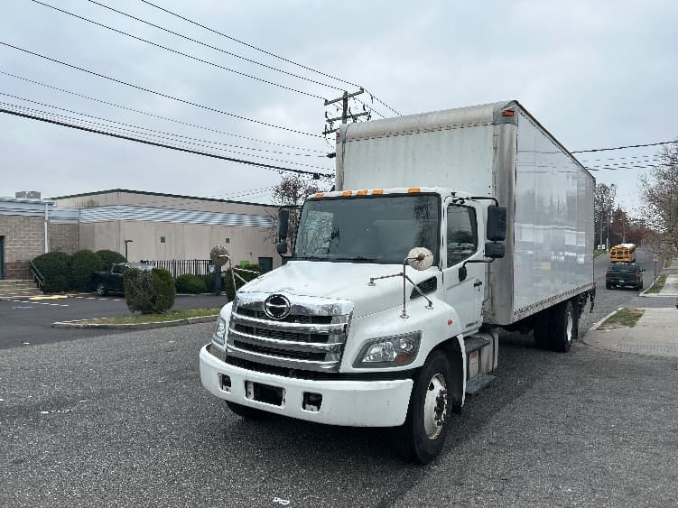 2019 Hino 268 — photo 3