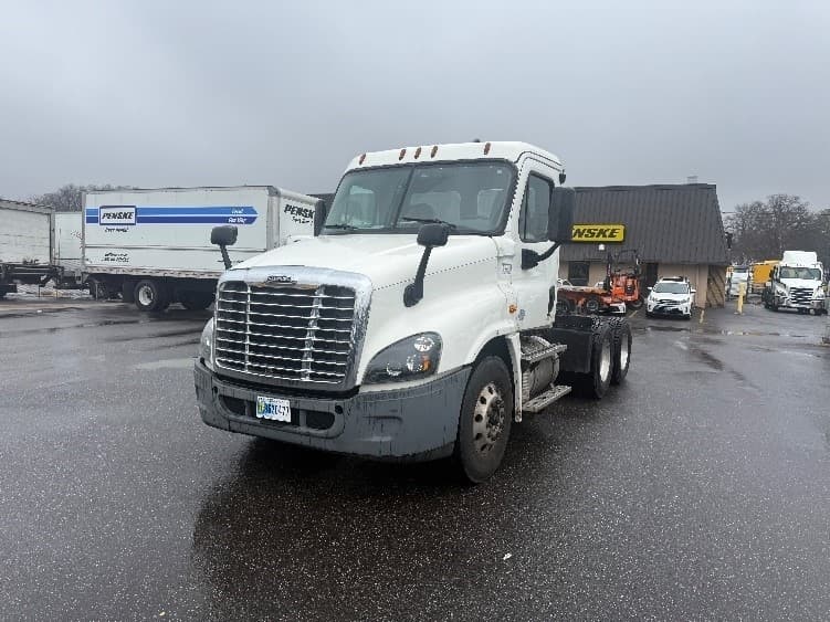 2019 Freightliner Cascadia — photo 3