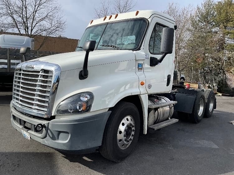 2019 Freightliner Cascadia — photo 3