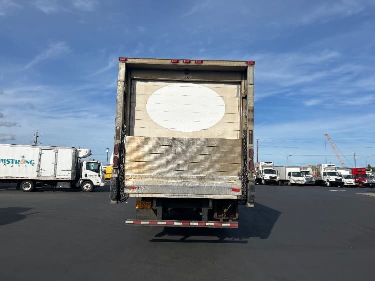 2019 Freightliner M2 106 — photo 7