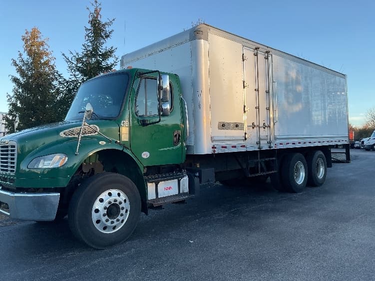 2019 Freightliner M2 106 — photo 3